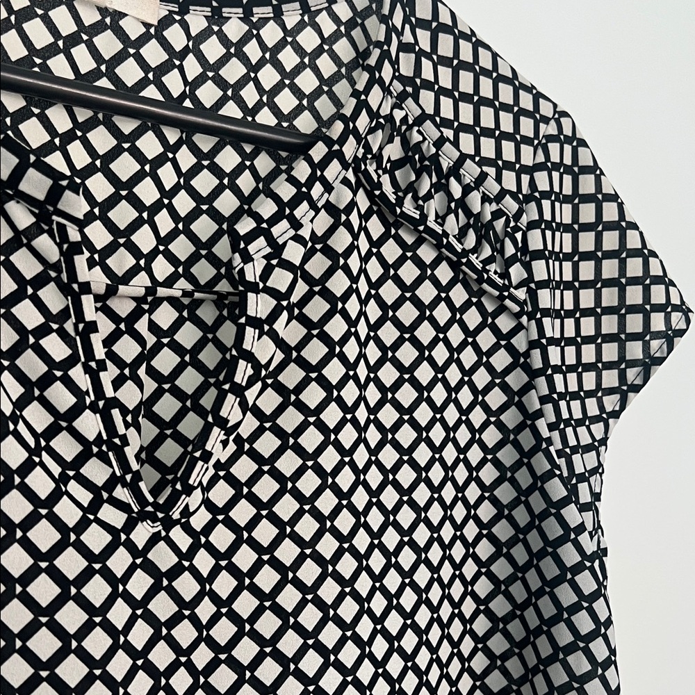 Pleione Monochrome Diamond Pattern Blouse